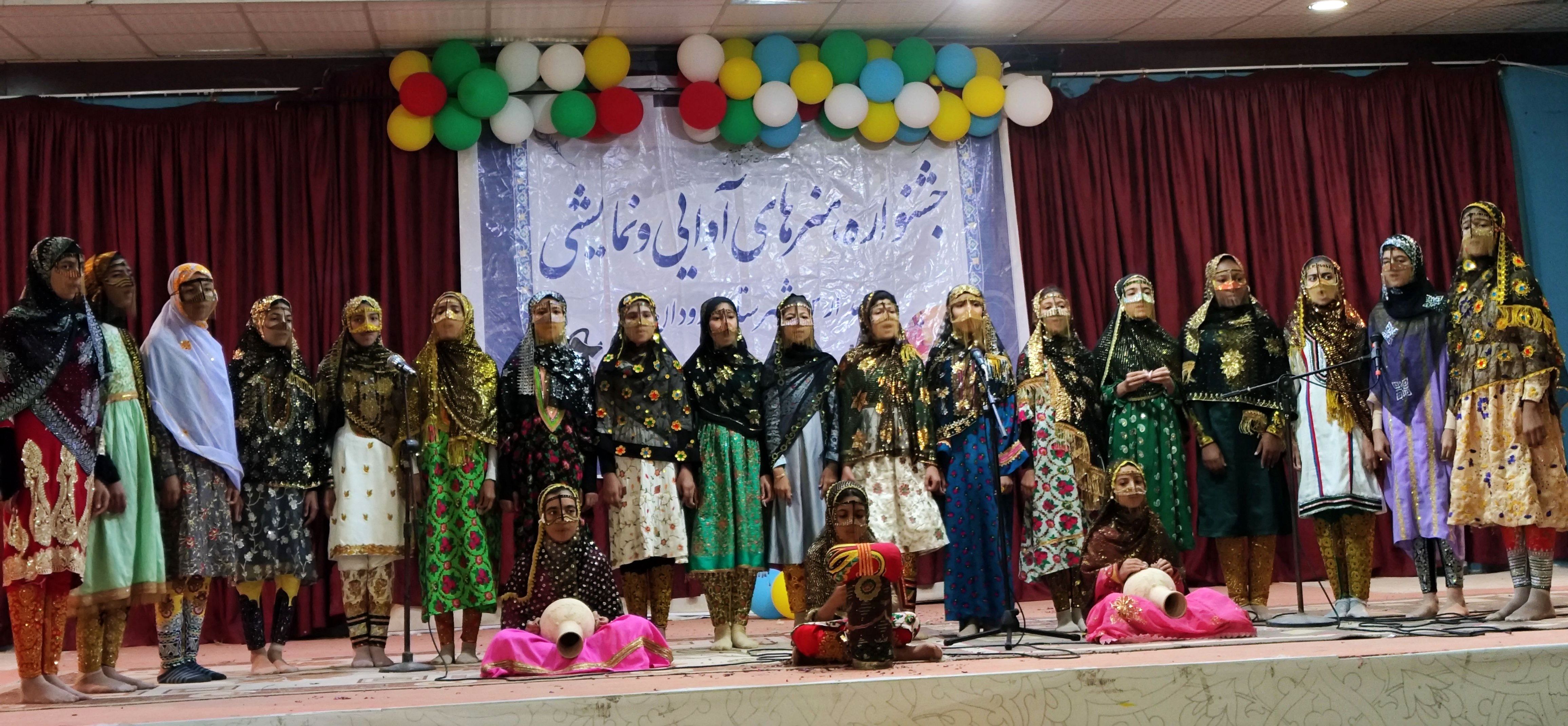 جشنواره سرود دانش آموزی شهرستان رودان  برگزار شد /فیلم