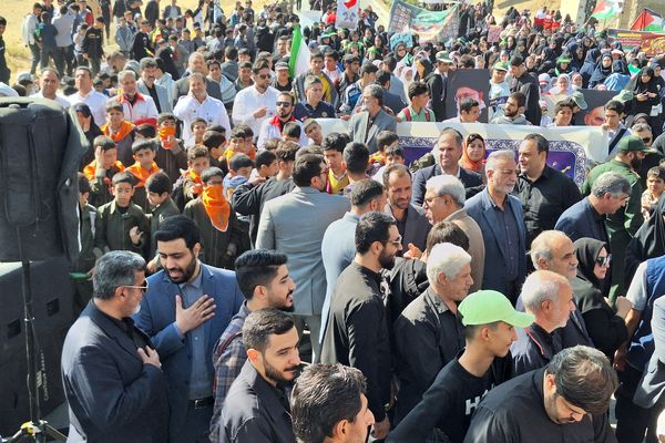 گزارش تصویری از راهپیمایی سیزده آبان در پردیس