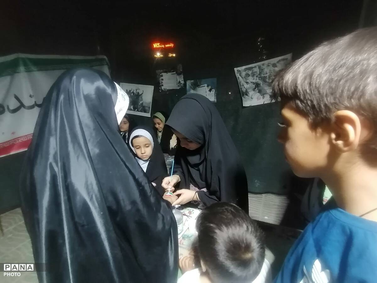 حضور دانش آموزان در موکب سازمان دانش آموزی در یکصد و ششمین شب تجمعات