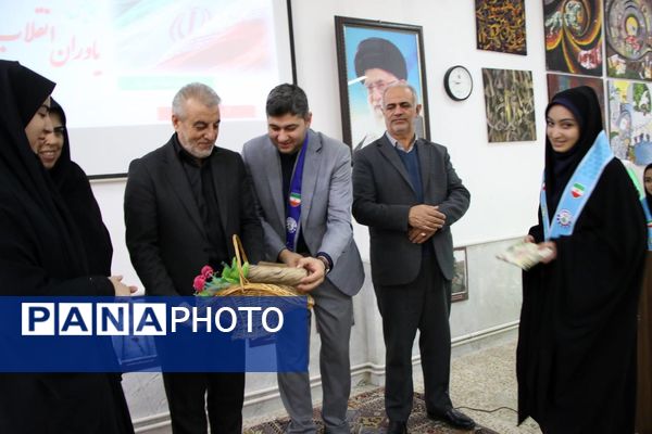 همایش «یاوران انقلاب» پیشتازان هنرستان شهریار تبریز