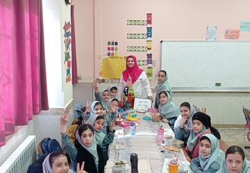 پویش روغن سالم  و تغذیه سالم به مناسبت هفته بسیج دبستان دخترانه امام خمینی
