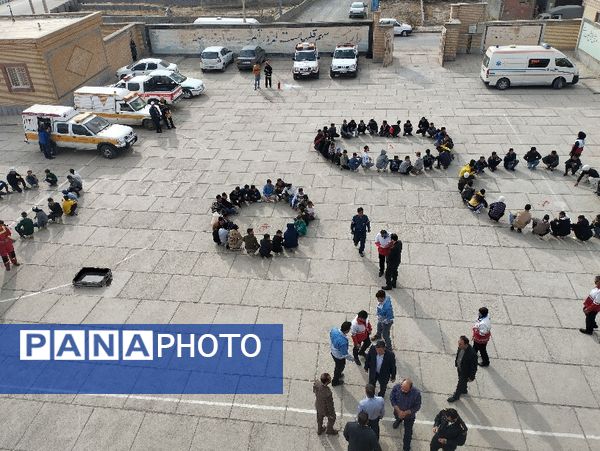 مانور زلزله در دبیرستان شهید مراتی خانلق