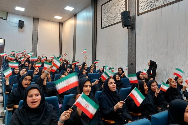 افتتاحیه طرح مصباح الهدی و جشن میلاد حضرت زینب(س) دبیرستان ریحانه النبی باقرشهر 