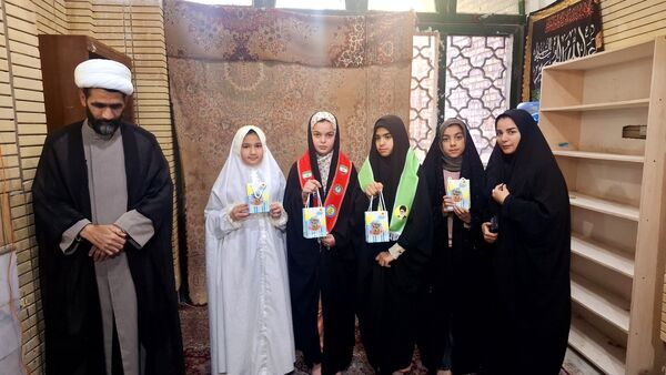 برگزاری اعتکاف با حضور دانش آموزان دبستان فاطمه الزهرا(س) باخرز