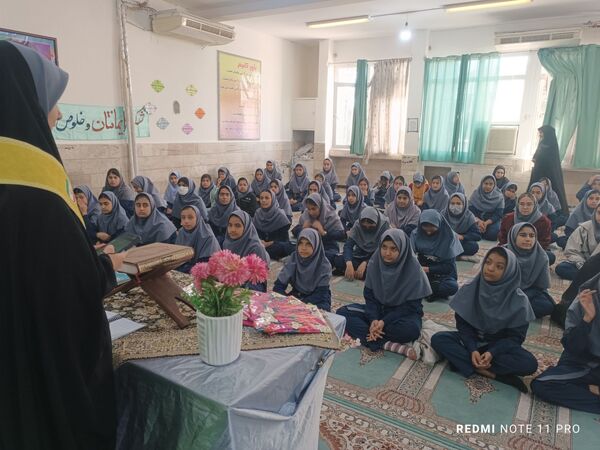 اجلاسیه نماز در آموزشگاه متوسطه اول دخترانه 15خرداد سرخس