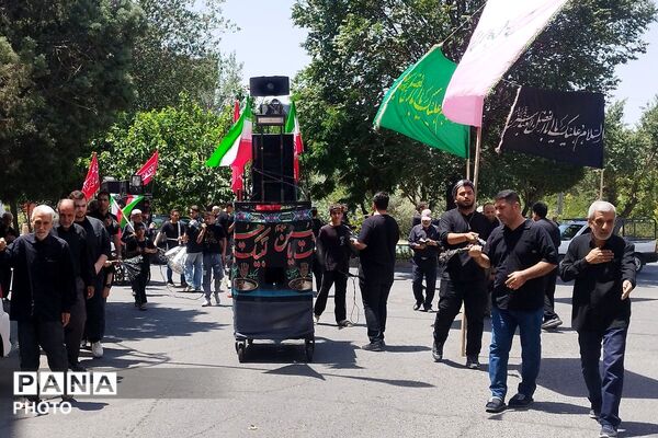 عزاداری پرشور مردم شهرک فرهنگیان رباط‌کریم،در ظهر عاشورا