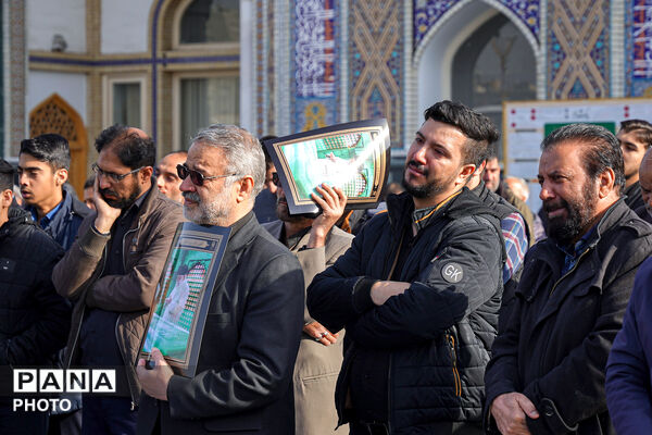 سوگ و حزن اعلام شهادت رهبر معظم انقلاب در حرم مطهر رضوی-۲
