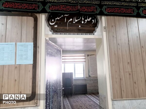 مدرسه شاهد شهیده ناهید فاتحی؛ میزبان زائران مراسم تشییع رهبر شهید