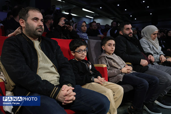 نشست نقد و بررسی فیلم «سرزمین فرشته‌ها» در چهل و چهارمین جشنواره ملی فیلم فجر