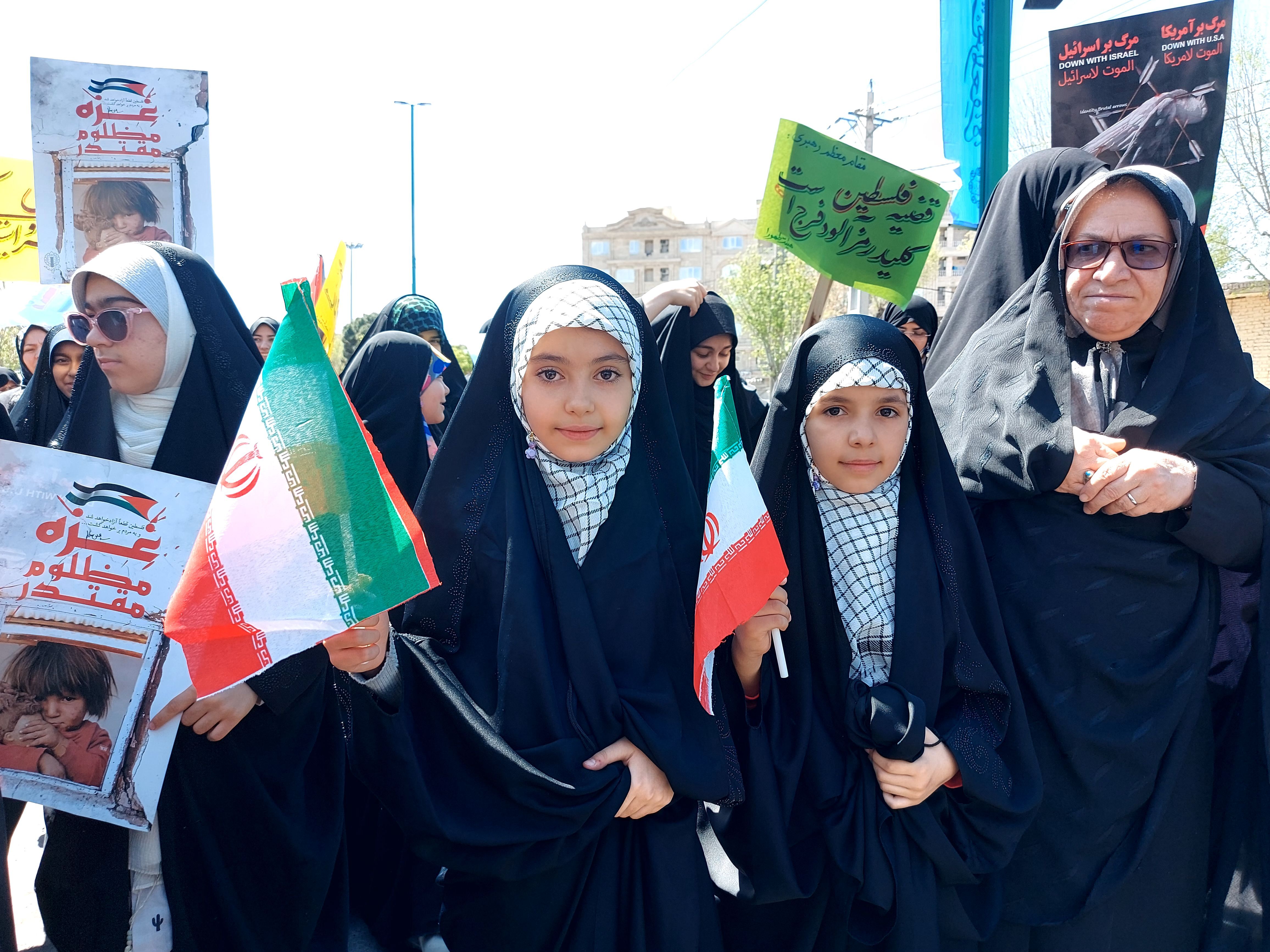 راهپیمایی روز قدس با حضور مدیرکل آموزش و پرورش شهرستان‌های تهران در کهریزک 