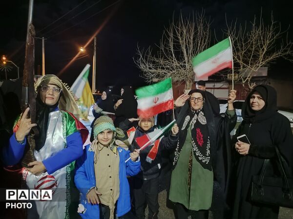حضور گسترده فرهنگیان و دانش‌آموزان پیشتاز بیرانوند در چهل و سومین اجتماعات شبانه مردم