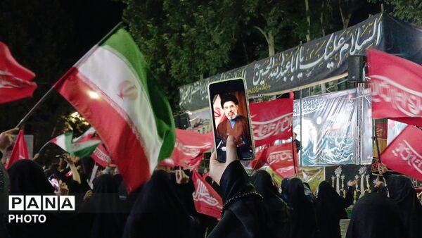 روایتِ ایستادگی در شبِ بیعت؛ خرم‌ آبادی‌ ها پای کارِ ایران