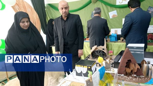 برگزاری نمایشگاه باقرآن تا آسمان در دبیرستان دخترانه امام حسین(ع)