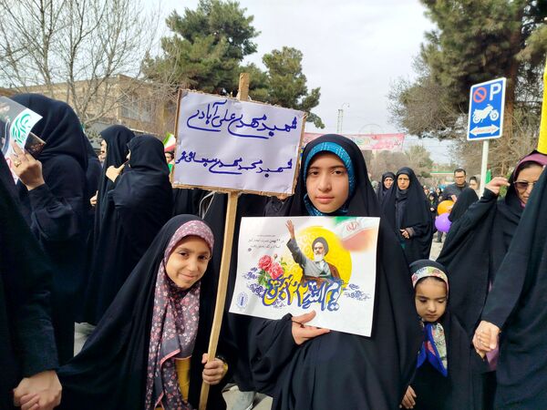 راهپیمایی 22 بهمن با حضور گسترده ای از مردم در شهرستان نیشابور