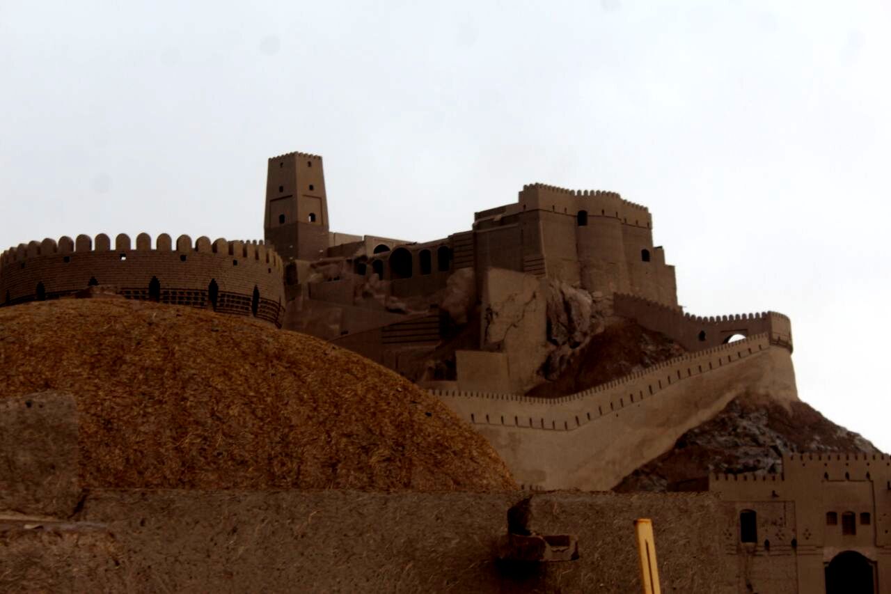 ارگ باران زده و بویِ نم کوچه‌های کاهگلی