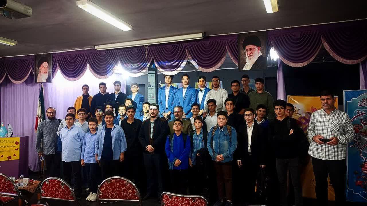 کارگاه آموزشی خبرنگاری پسران منطقه 6