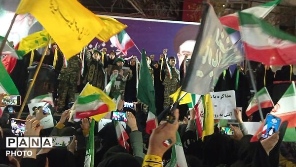اجتماع عظیم مردم ملایر در اعلام همبستگی و انزجار از دشمنان