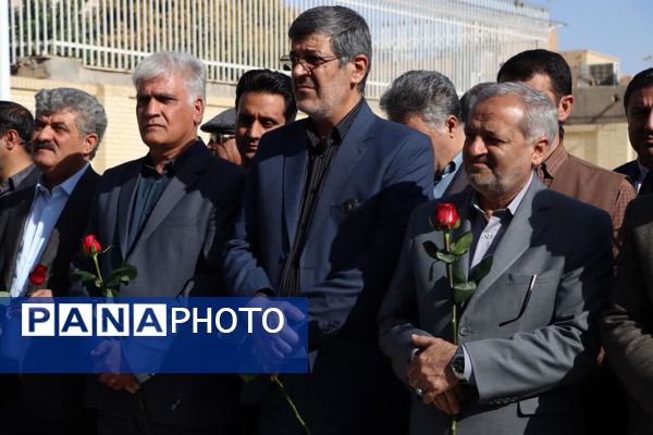 افتتاح طرح‌های آموزشی و عمرانی در یزد با حضور وزیر آموزش و پرورش 