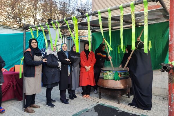 مراسم پخت سمنو در مدرسه حضرت ولیعصر(عج) ناحیه یک شهرری