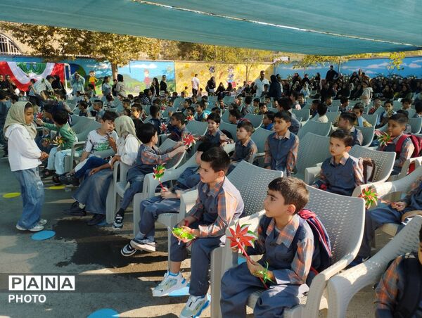 برگزاری جشن شکوفه ها در دبستان امامت ناحیه دو