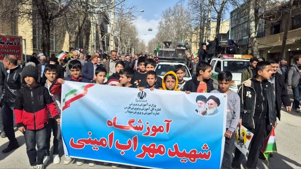 حضور پرشور مردم سپیدان در راهپیمایی ۲۲ بهمن