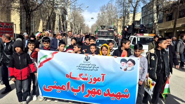 حضور پرشور مردم سپیدان در راهپیمایی ۲۲ بهمن