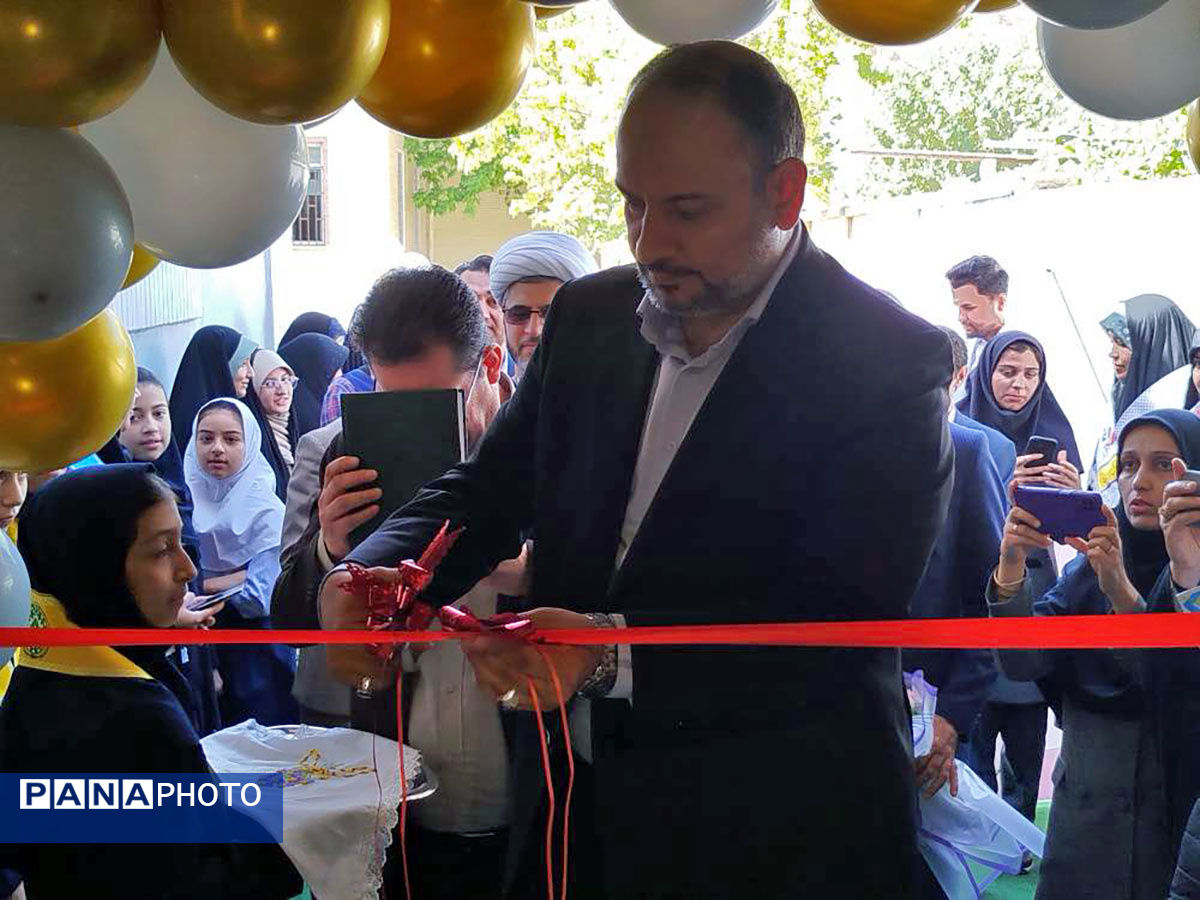 افتتاح «کافه گفت‌وگوی دخترونه» بجنورد