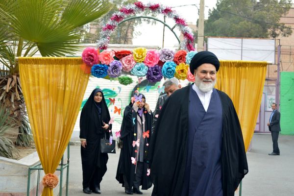 حضور خادمان رضوی در مدرسه قدر بهارستان‌دو