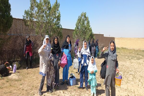 برگزاری اردوی درون مدرسه‌ای در مدرسه شهید معتمدی گزکوه