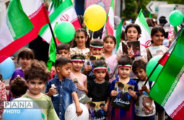 میدان مادر تهران، رنگین‌کمان شادی و مهربانی برای مادران و کودکان