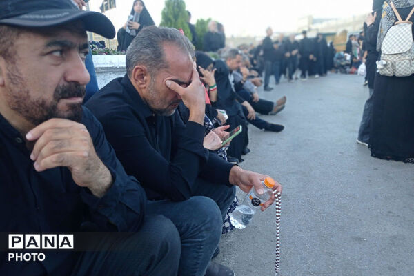 مشهد در سوگ؛ بدرقه باشکوه رهبر شهید انقلاب در جوار بارگاه رضوی/۲