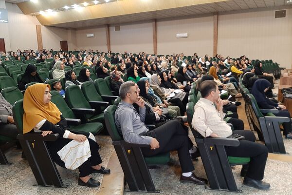 انتخابات انجمن اولیا و مربیان دبیرستان دخترانه پویش ناحیه 3 شیراز