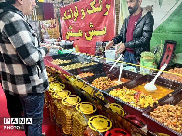 جلوه‌هایی از مراسم افتتاح نمایشگاه بهاره شهر جعفریه