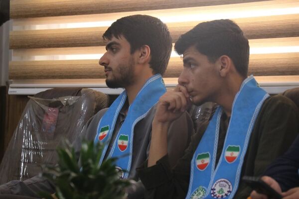 دیدار دانش‌آموزان پسر پیشتاز با مدیر سازمان دانش‌آموزی خراسان رضوی
