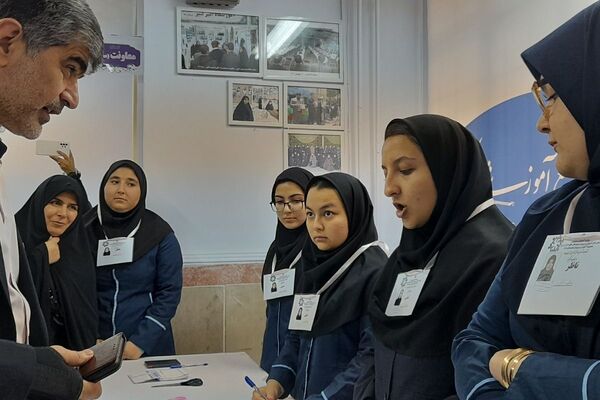 تجلی شور انتخاباتی در مدرسه امیرکبیر