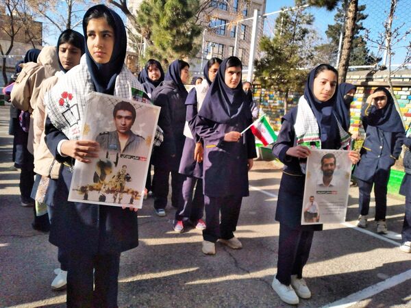 زنگ انقلاب در دبیرستان کوثر فرهنگیان