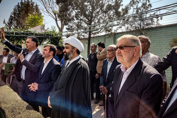 آئین خشت گذاری کاشانه‌های علم و خرد در باقرشهر