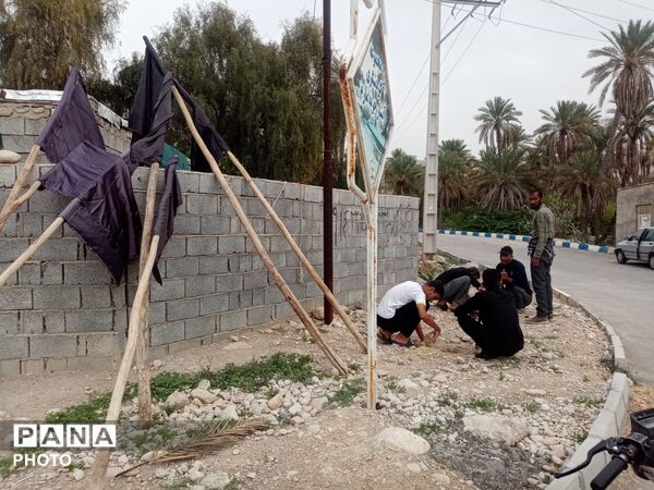 جوانان و مردم، پرچم عزا را در جای جای باغ شهر برافراشتند