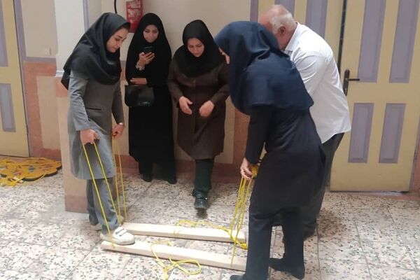 برگزاری دوره‌های توانمند سازی در دبستان ۱۸ دی ناحیه دو شهرری با حضور مدرس سازمان دانش‌آموزی 