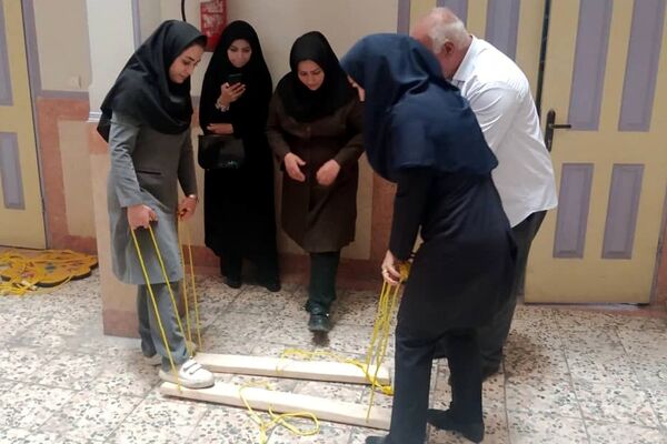 برگزاری دوره‌های توانمند سازی در دبستان ۱۸ دی ناحیه دو شهرری با حضور مدرس سازمان دانش‌آموزی 