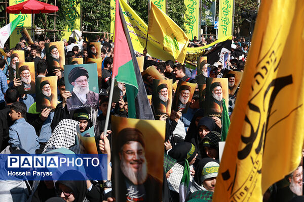 آیین ادای احترام به مقام شامخ شهیدان مقاومت و شهید سید حسن نصرالله