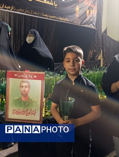 مراسم عزای شام غربت هشتمین آفتاب دل ها، همراه با آیین شمع‌گردانی 