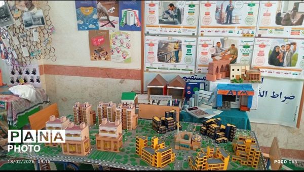 برپایی نمایشگاه انقلاب اسلامی توسط دانش‌آموزان دبیرستان نرگس