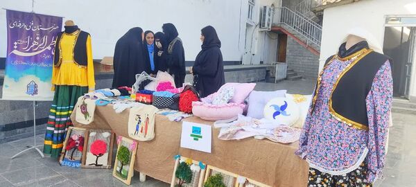نمایشگاه هنرهای دستی دانش آموزان در بابلسر 