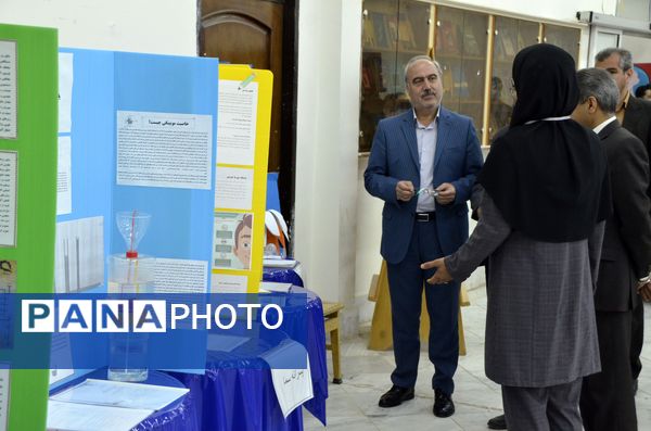 افتتاح نمایشگاه پژوهش های دانش آموزی در چارچوب جشنواره جابر بن حیان 