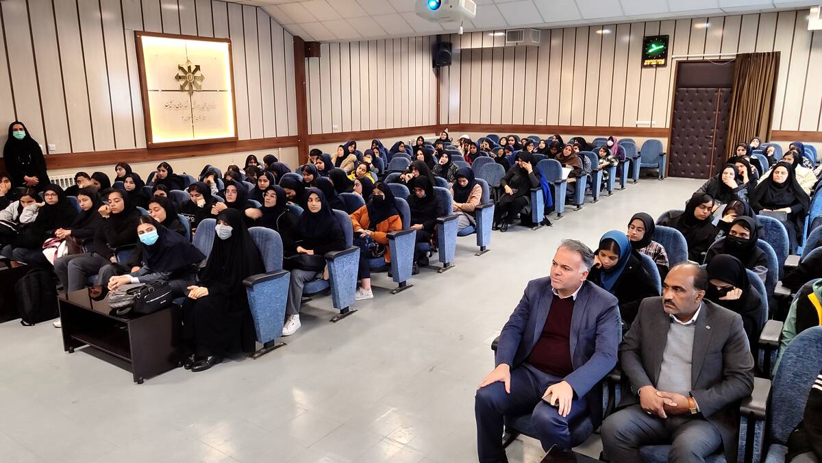 همایش انتخاب آگاهانه ویژه دانش آموزان پایه نهم ناحیه۷