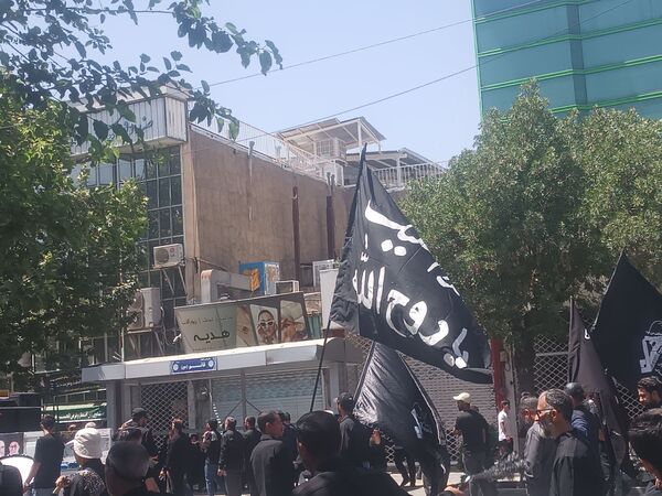مراسم زنجیر زنی و سینه زنی به مناسبت سالگرد رحلت امام در نیشابور 