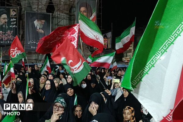 شور غدیر در میدان امام خامنه‌ای؛ اجتماع شبانه مردم شهرستان قدس جلوه‌ای از عشق به ولایت