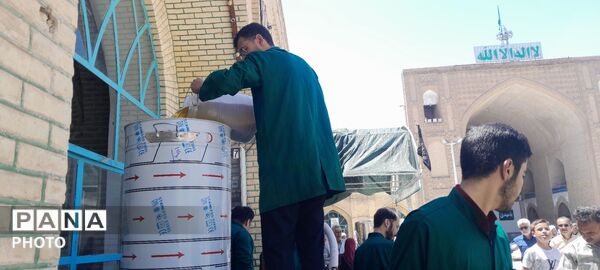 فعالیت چایخانه حضرت زهرا (س) در مسجد جامع 
