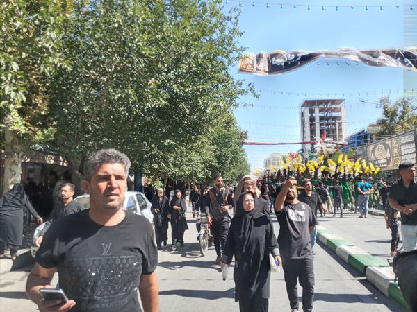 عزاداری و پیاده روی عاشقان اهل بیت(ع) در مشهد